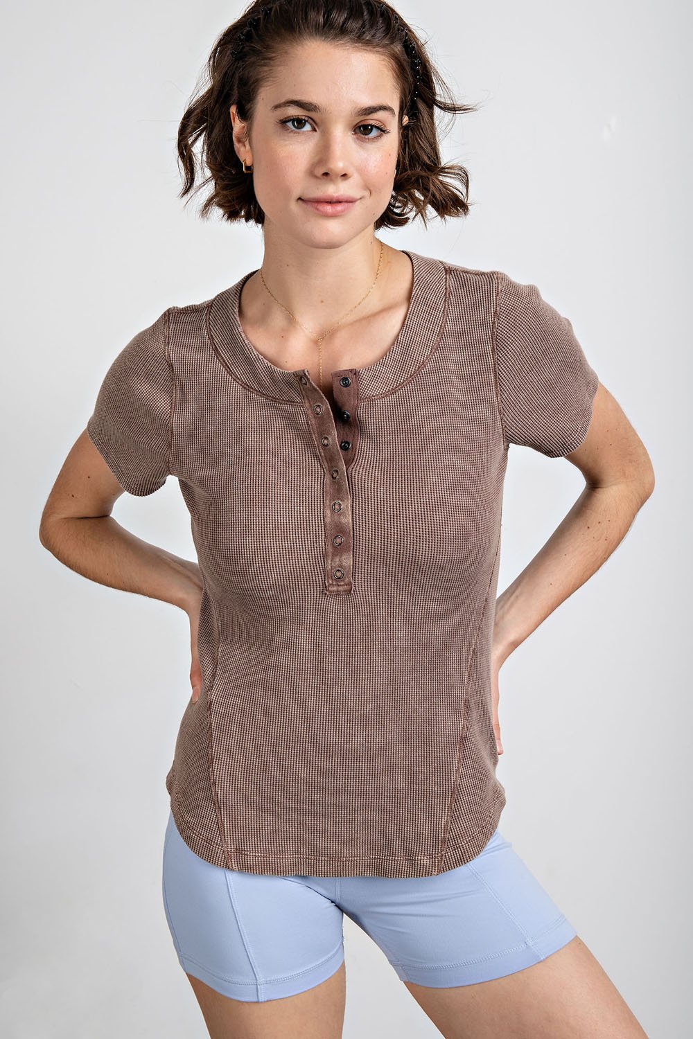 66a153788af2e859190fe789_0142987-thermal-waffle-mineral-washed-henley-top_1748975221191.jpeg